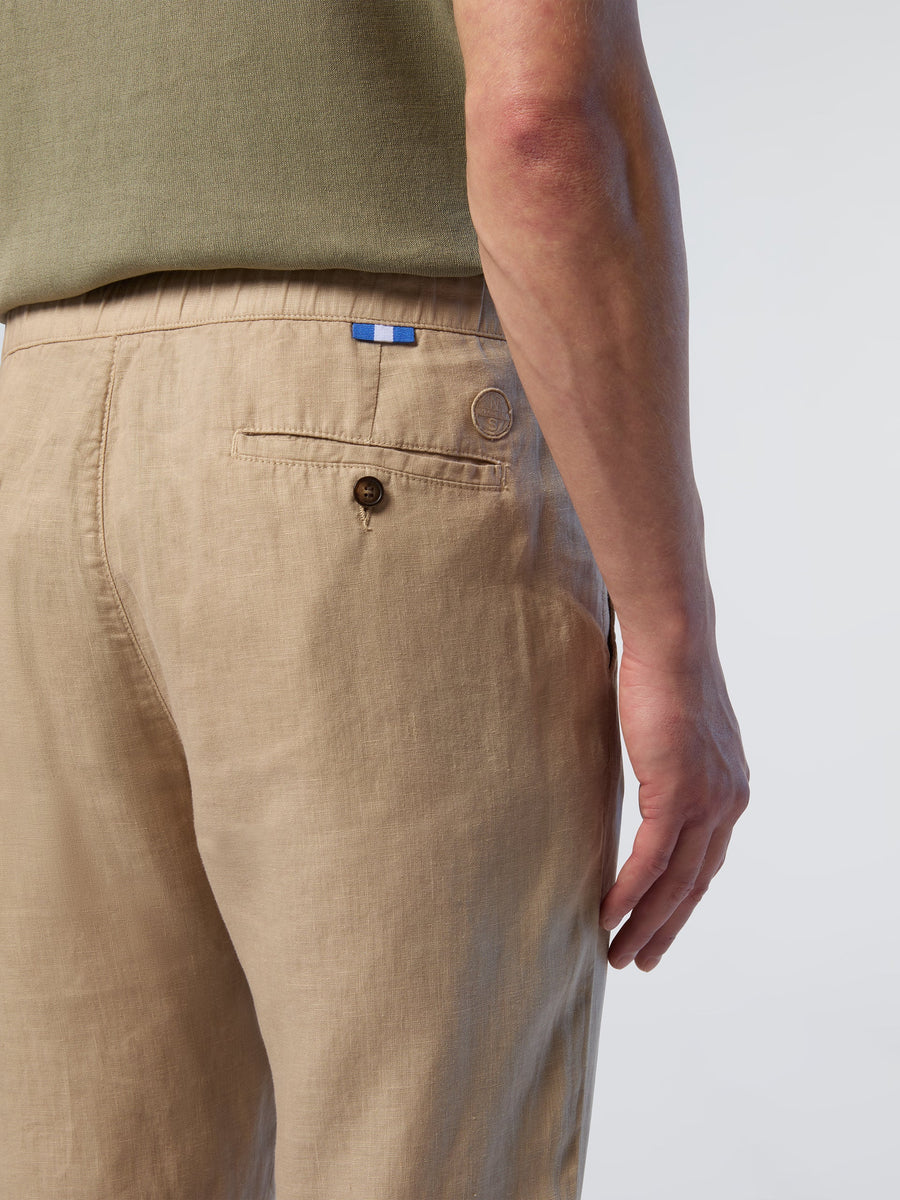 4 | Chino Beji